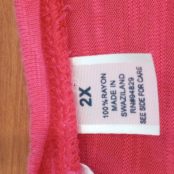 FREE W BUNDLE Derek Heart Plus Short Sleeve T Shirt  Raspberry 2X, 100% Rayon - Picture 8 of 8